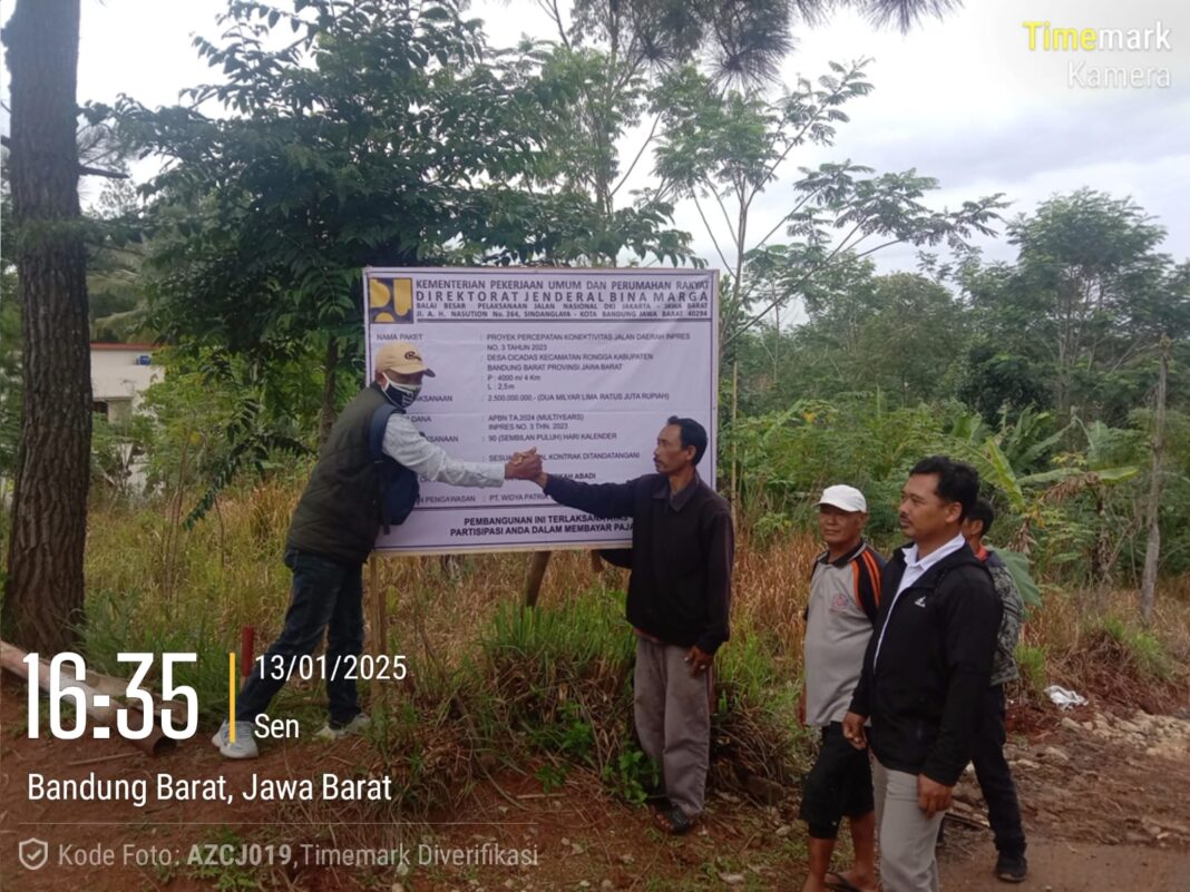 Kepala Desa Cicadas Daman S Permana : Alhamdulillah Perbaikan Jalan Hotmik Telah Realisasi Sesuai Harapan