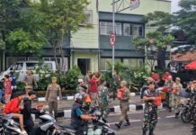 Kepala Staf Komando Garnisun Tetap II/Bdg Marsma TNI Novlamirsyah Apresiasi Sub Kogartap 0606/Bogor Pasca Bencana Banjir langsung Menggelar Berbagi Takjil untuk Masyarakat