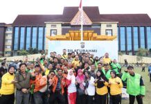 Dalam Rangka Memperkuat Silaturahmi, Polisi dan Ojol Olahraga dan Makan bersama di Polda Riau